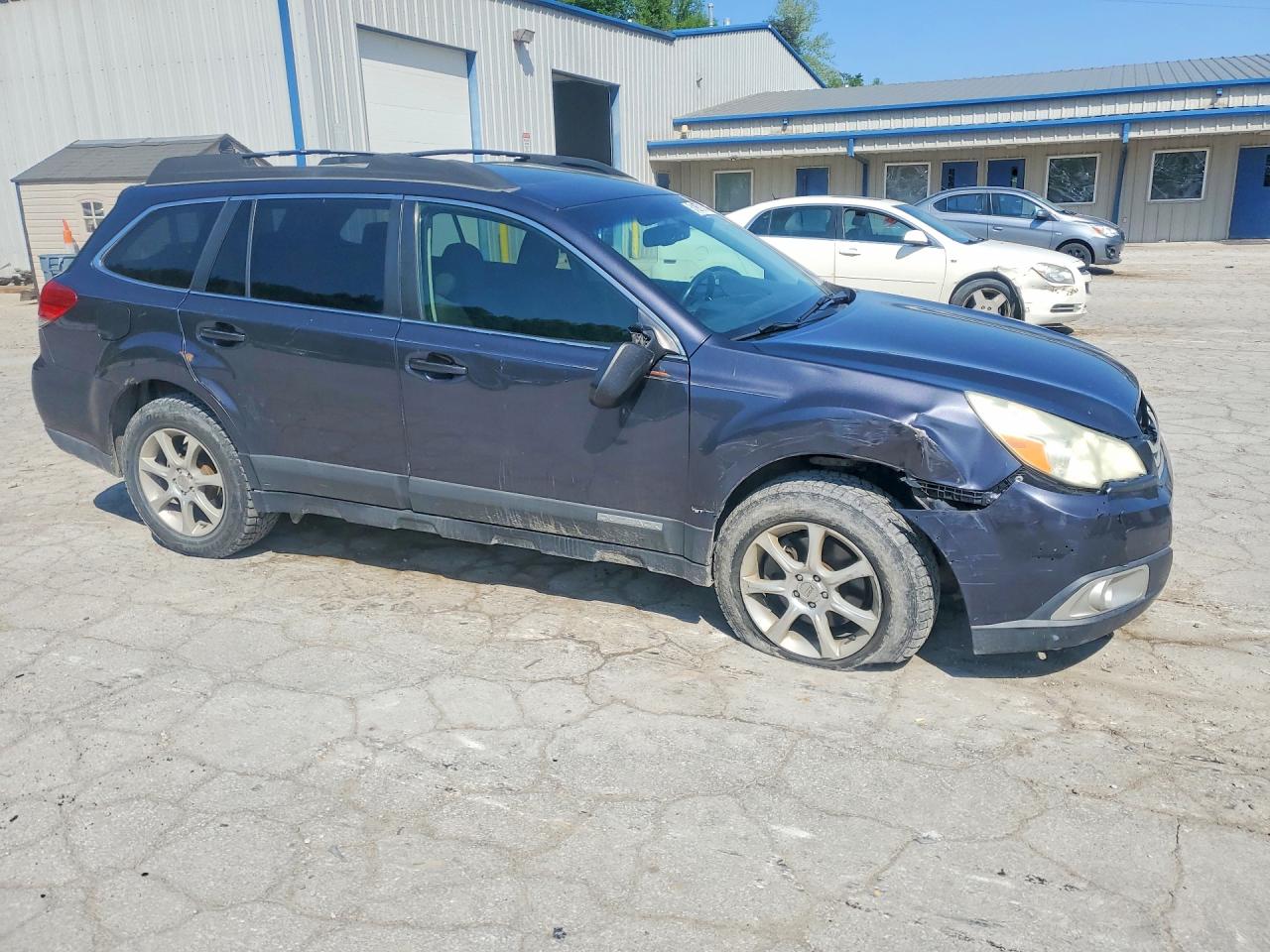 SUBARU OUTBACK 2010 — 5
