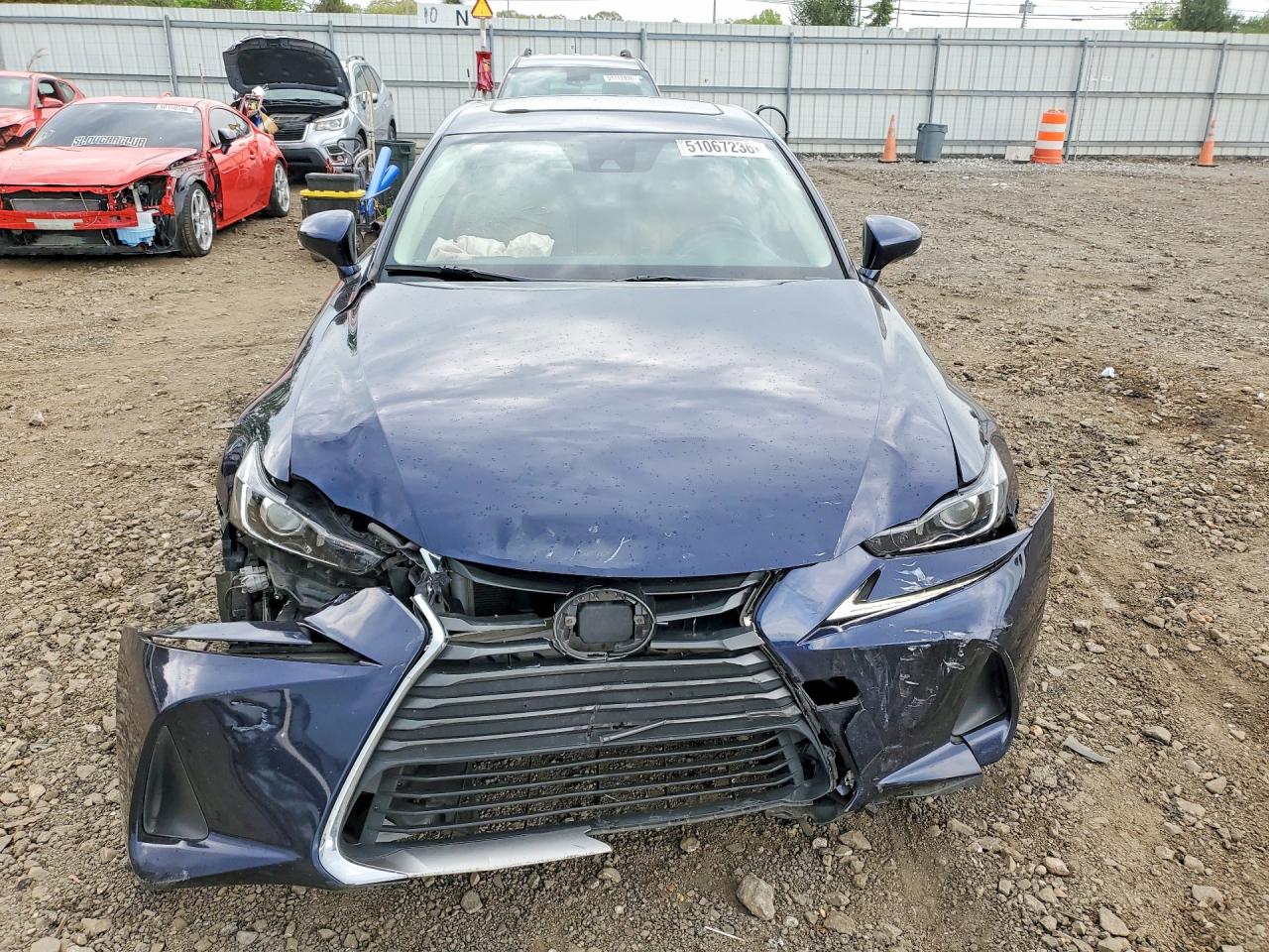 LEXUS IS 2017 — 6