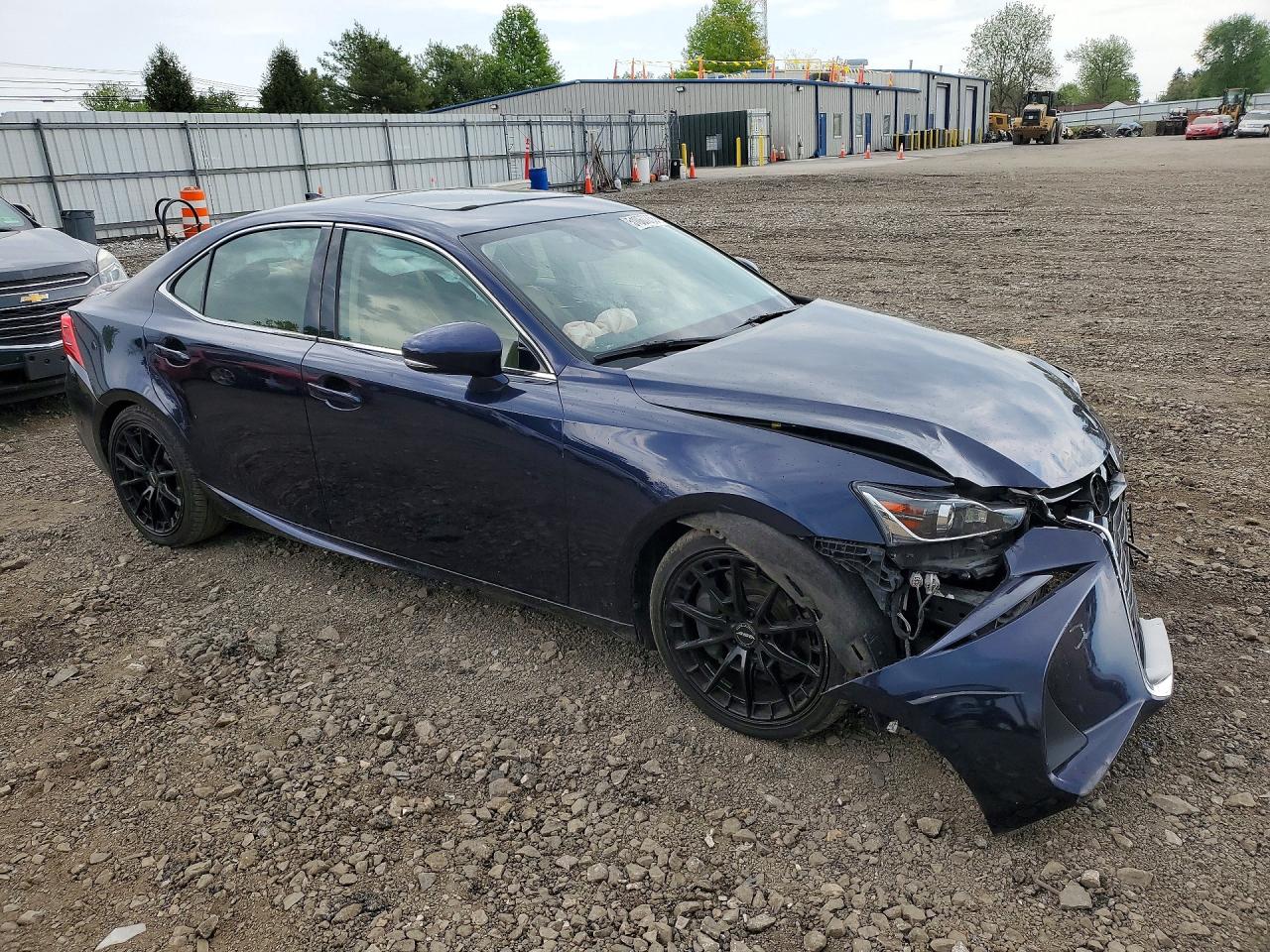 LEXUS IS 2017 — 5