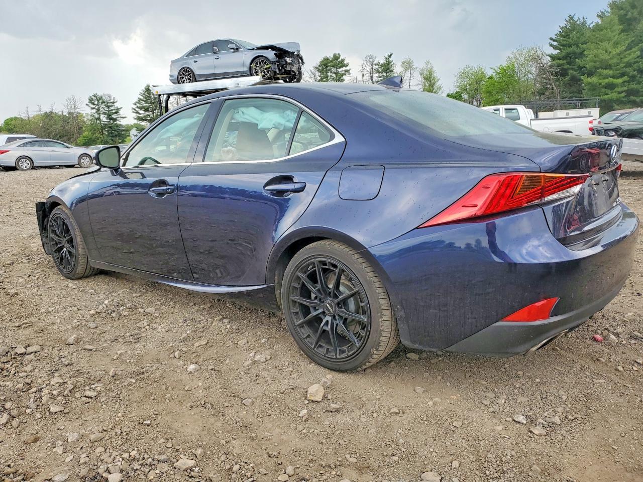 LEXUS IS 2017 — 3