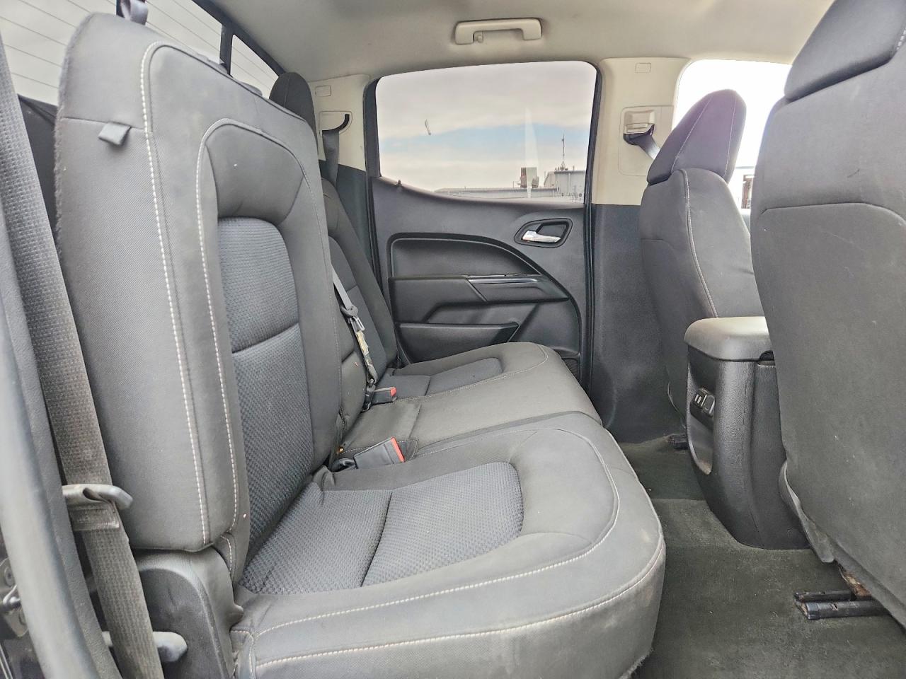 CHEVROLET COLORADO 2016 — 11