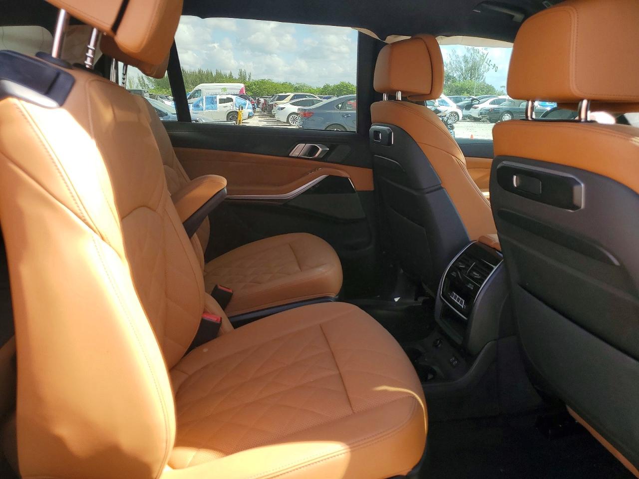 BMW X7 2025 — 12