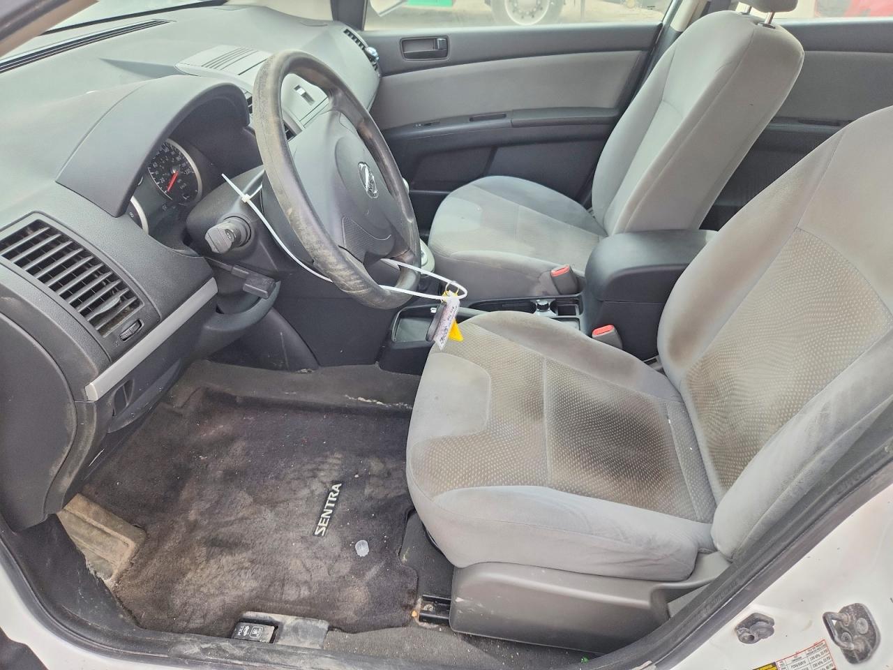 NISSAN SENTRA 2011 — 8