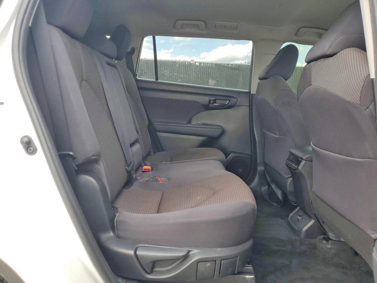 TOYOTA HIGHLANDER 2020 — 12