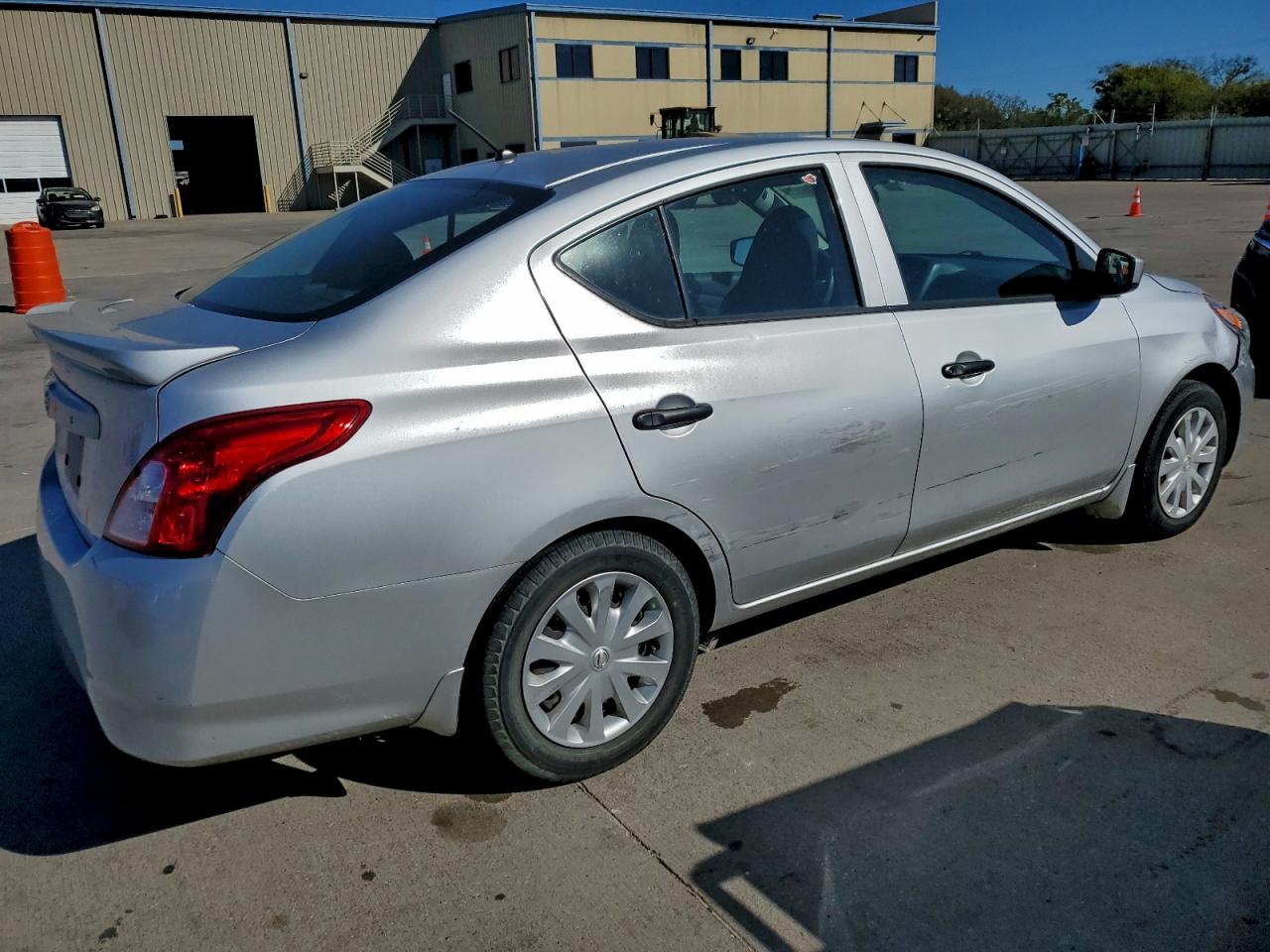 NISSAN VERSA 2017 — 4