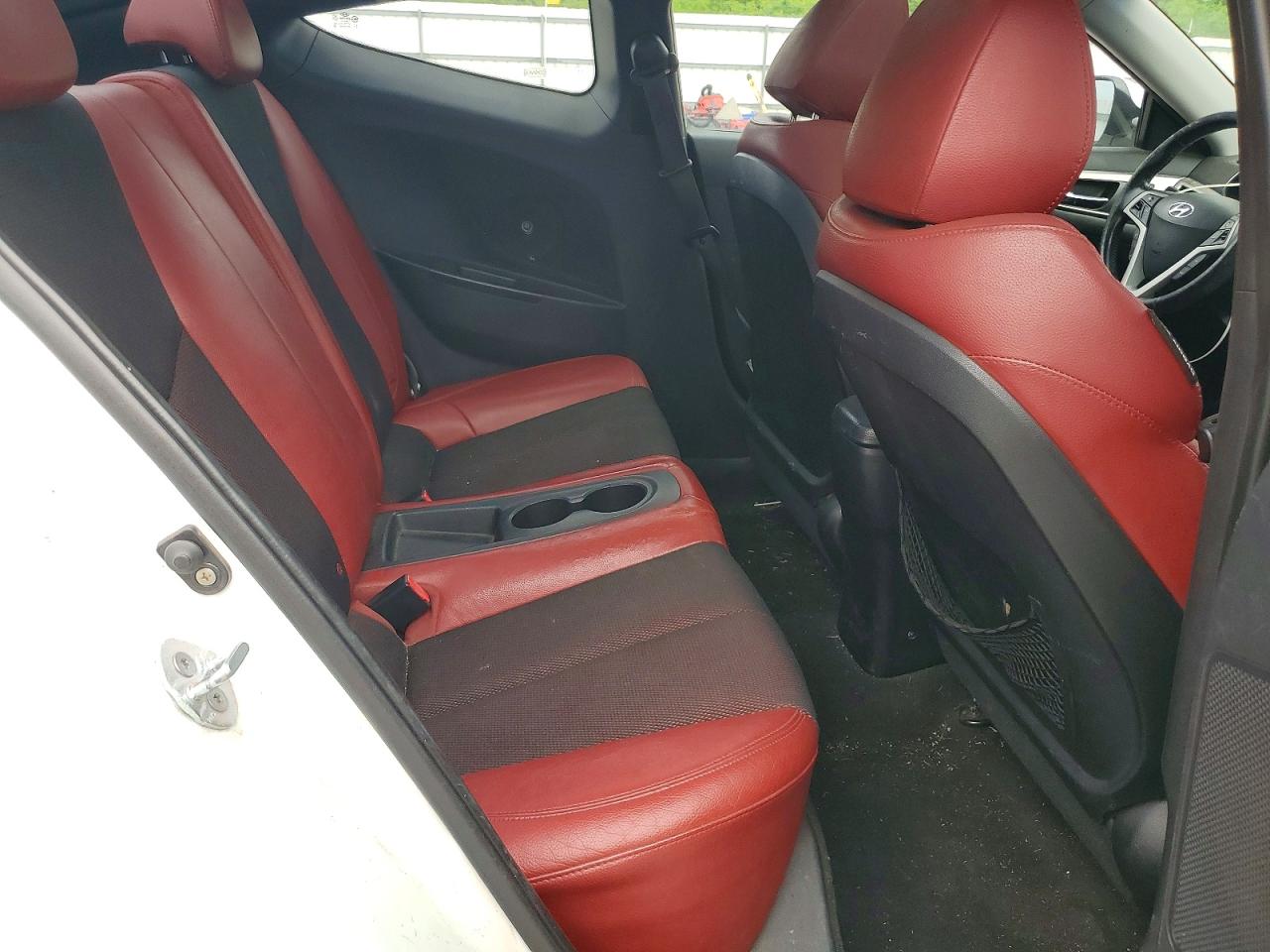 HYUNDAI VELOSTER 2012 — 11