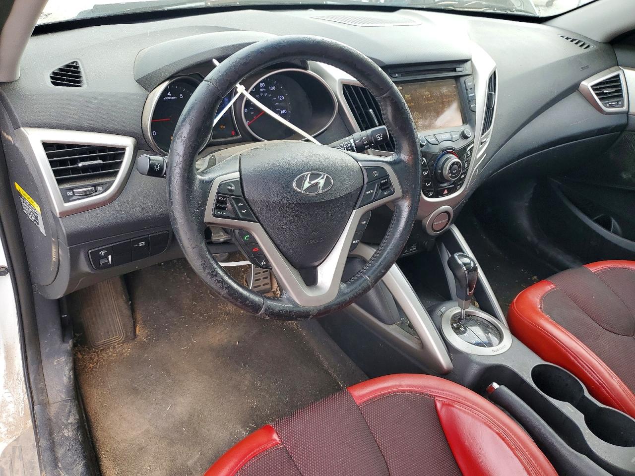 HYUNDAI VELOSTER 2012 — 9
