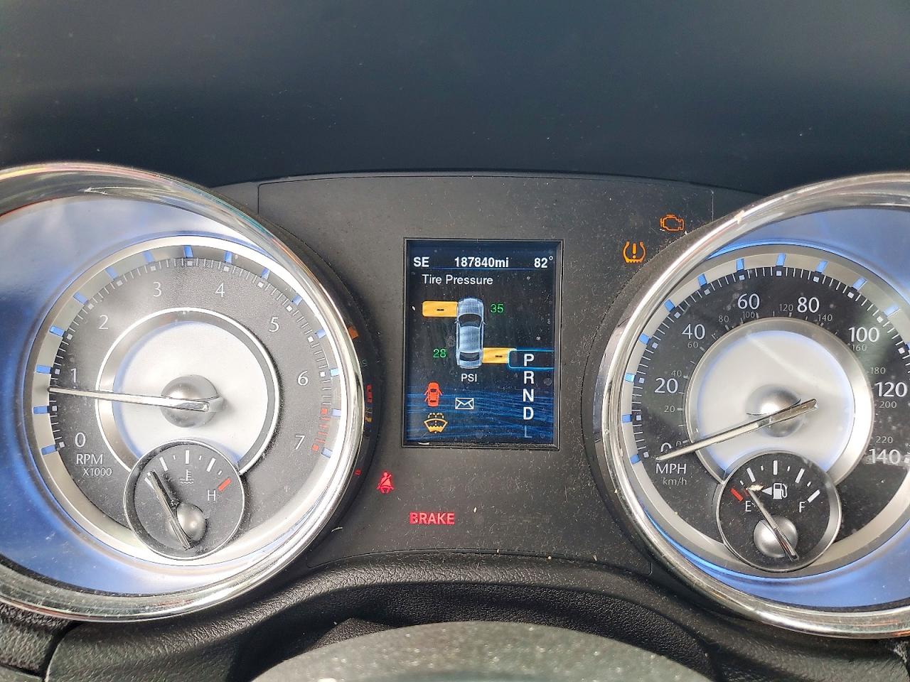 CHRYSLER 300 2014 — 10