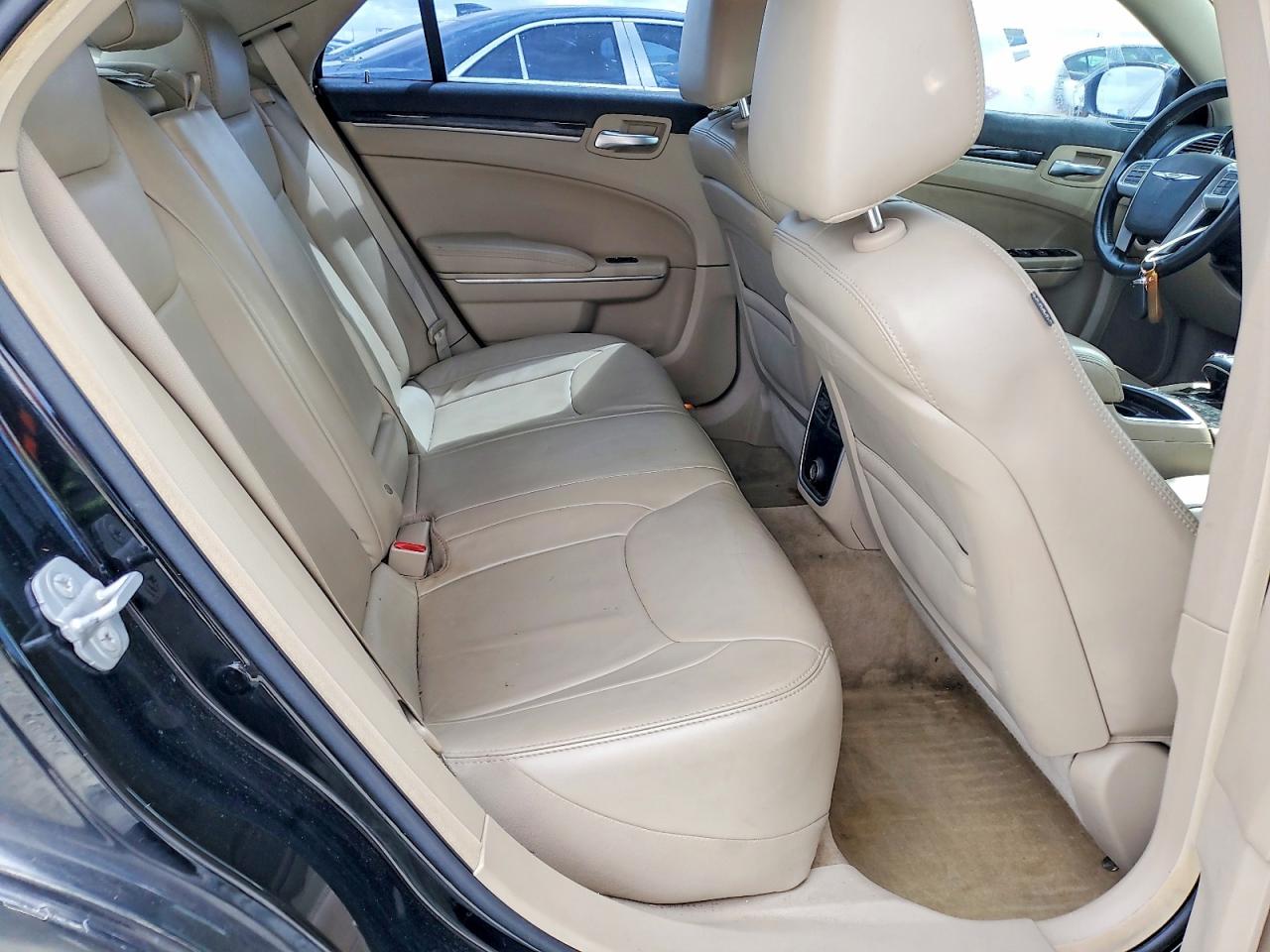 CHRYSLER 300 2014 — 11