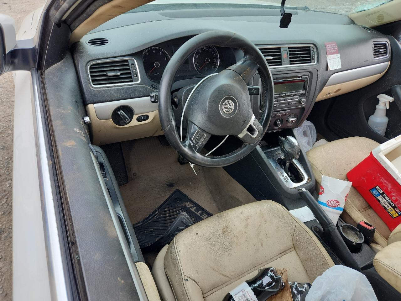 VOLKSWAGEN JETTA 2013 — 9
