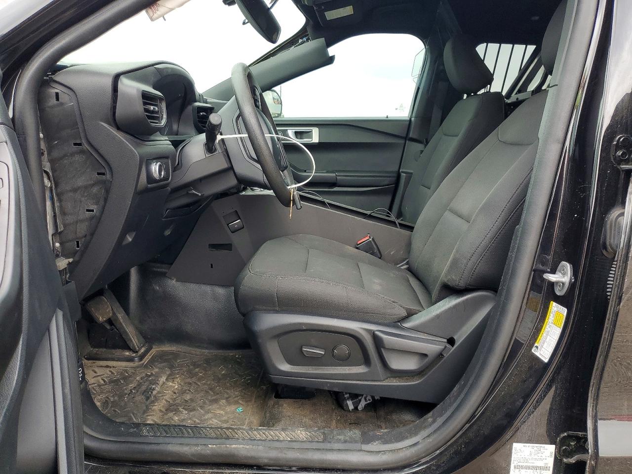 FORD EXPLORER 2022 — 8