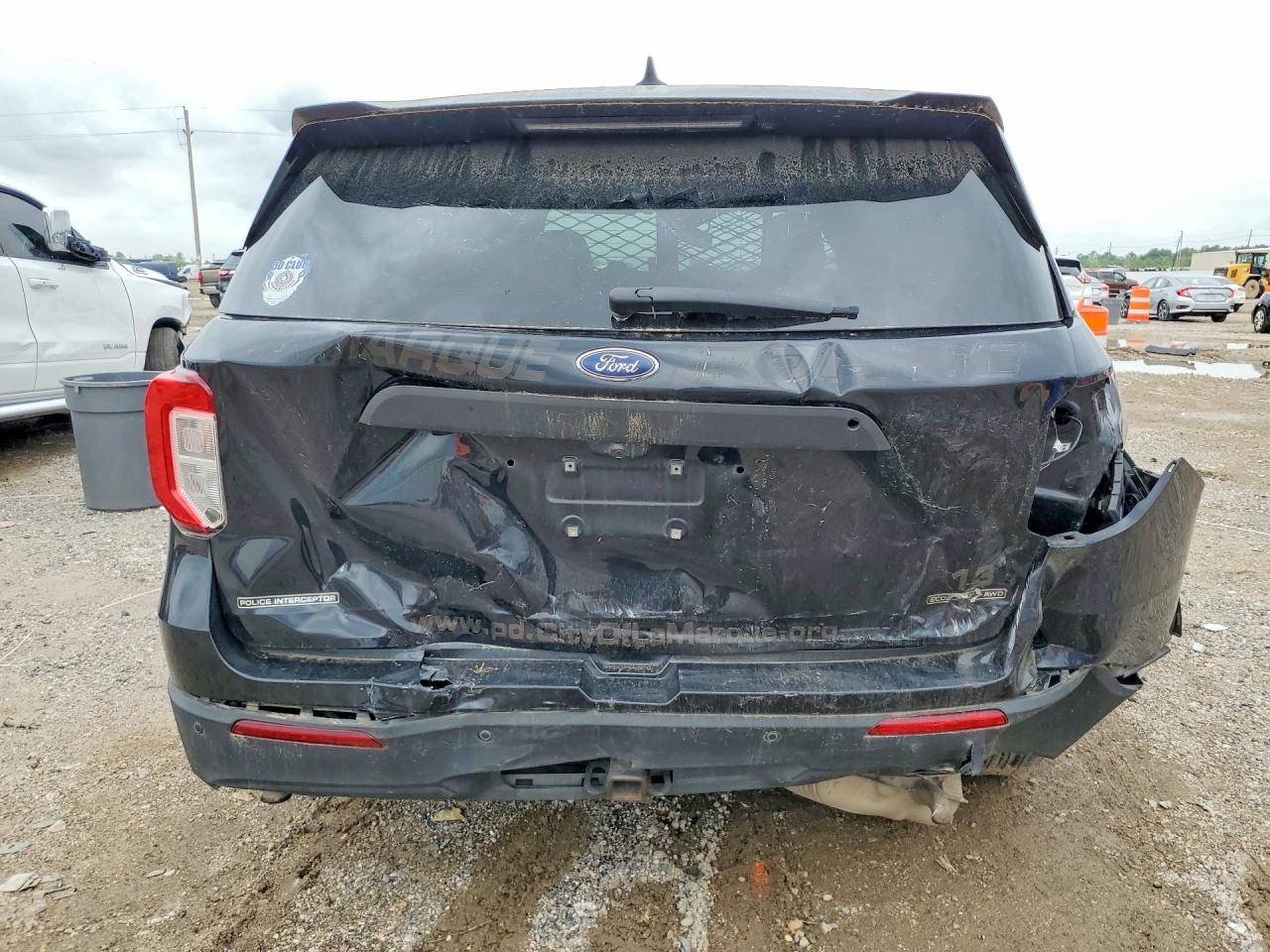 FORD EXPLORER 2022 — 7