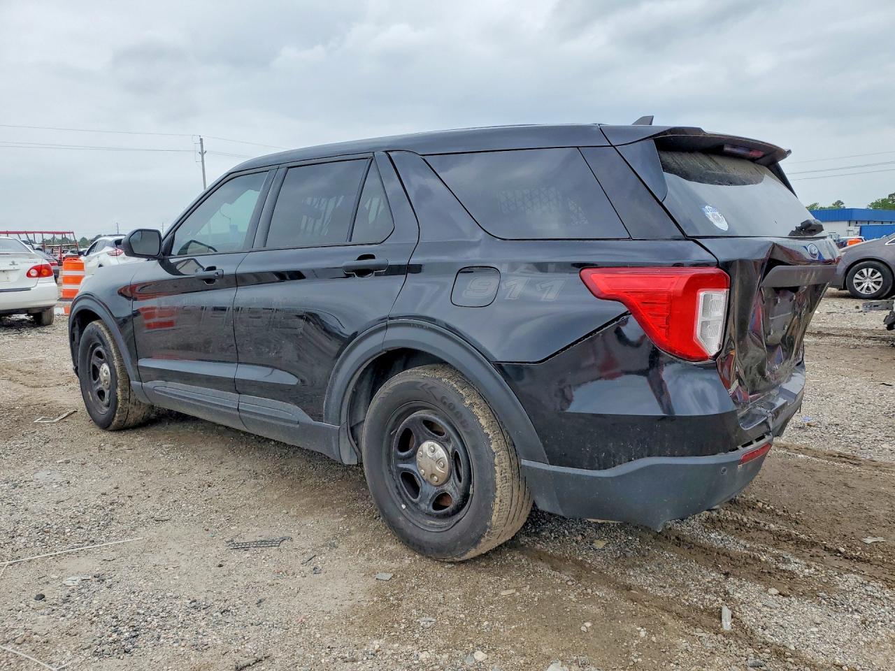 FORD EXPLORER 2022 — 3