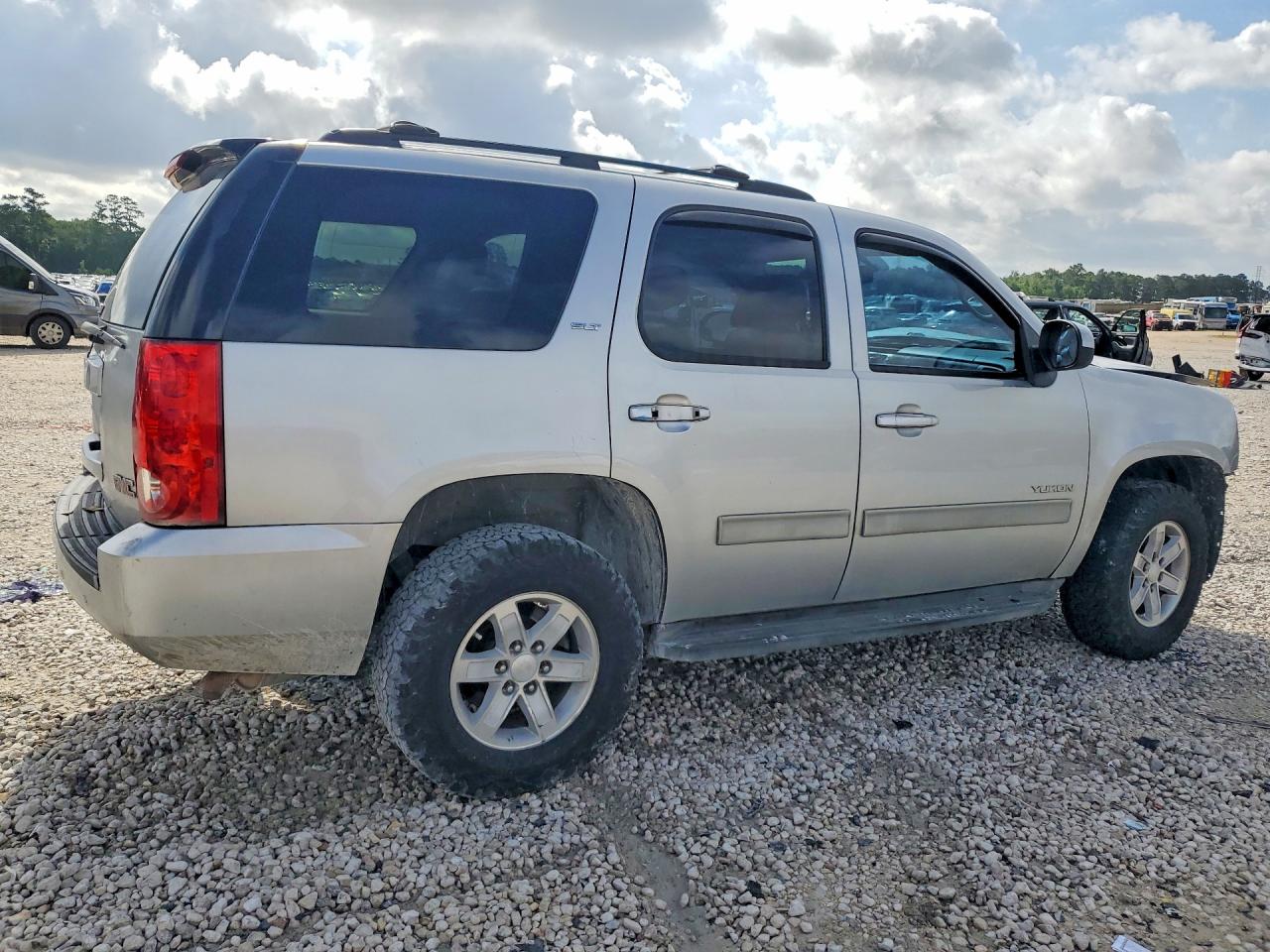 GMC YUKON 2012 — 4