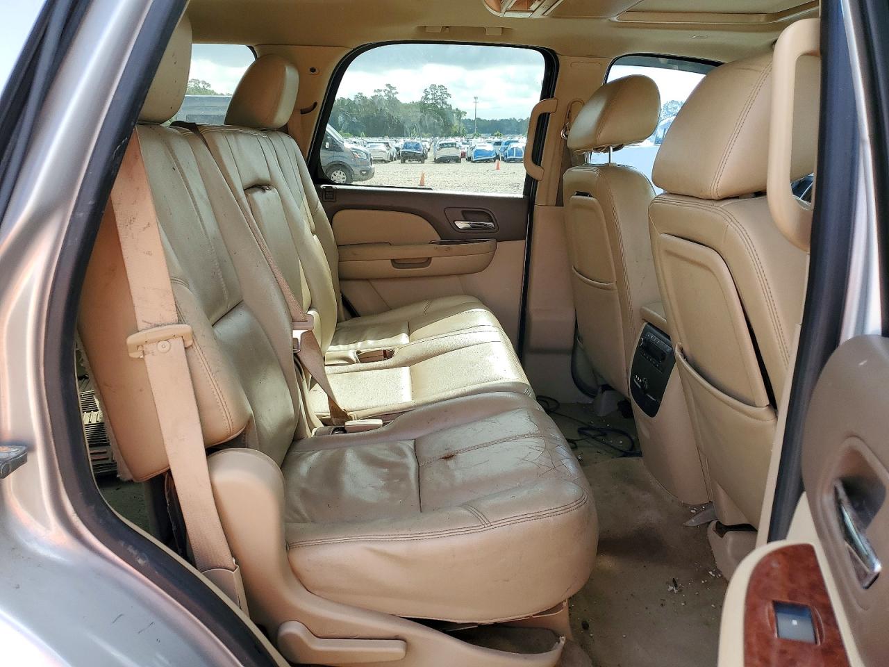 GMC YUKON 2012 — 12