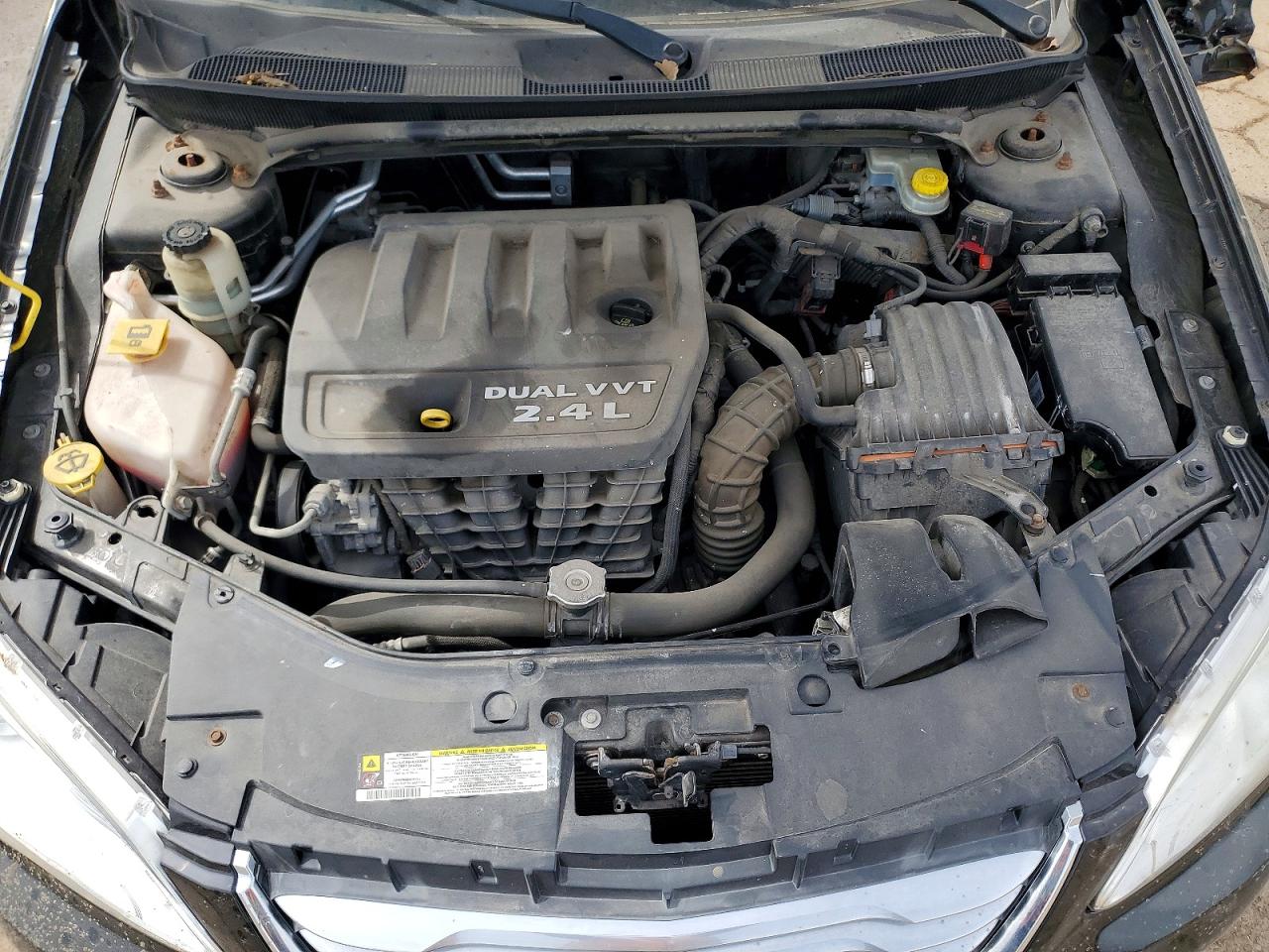 CHRYSLER 200 2013 — 12