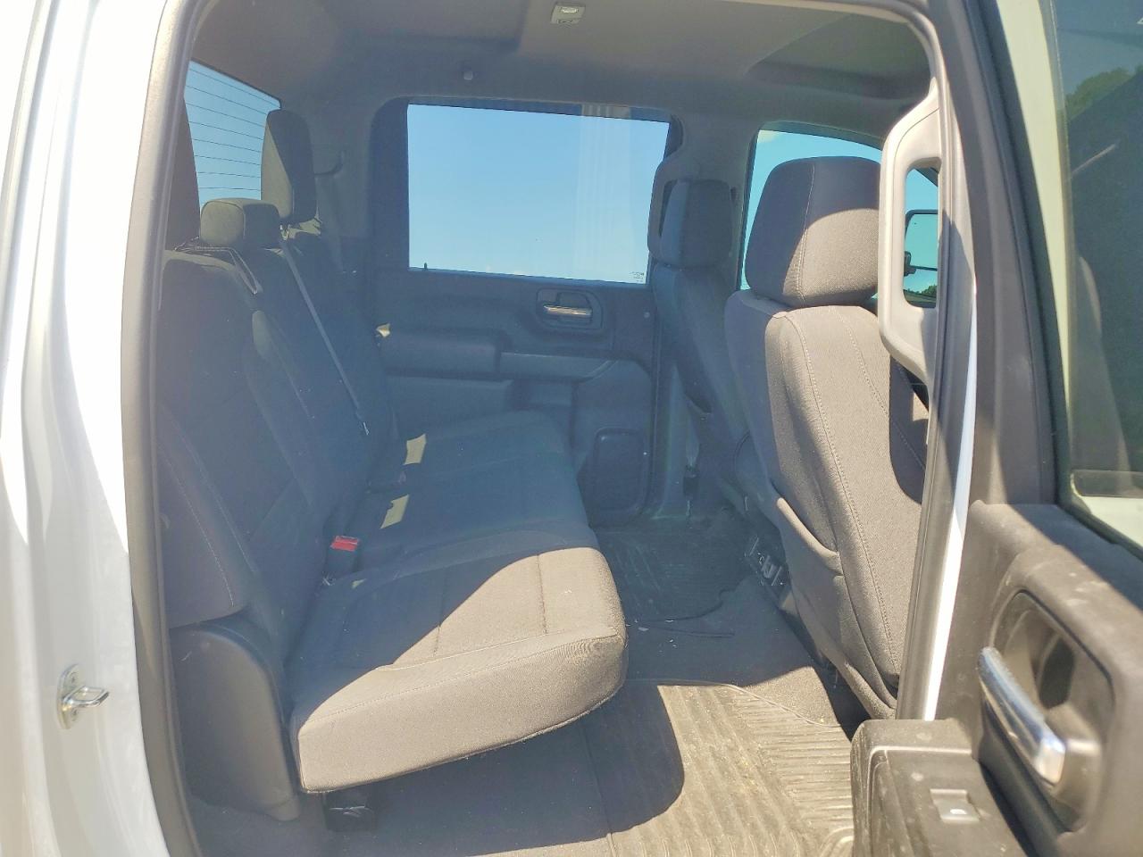 CHEVROLET SILVERADO 2022 — 11