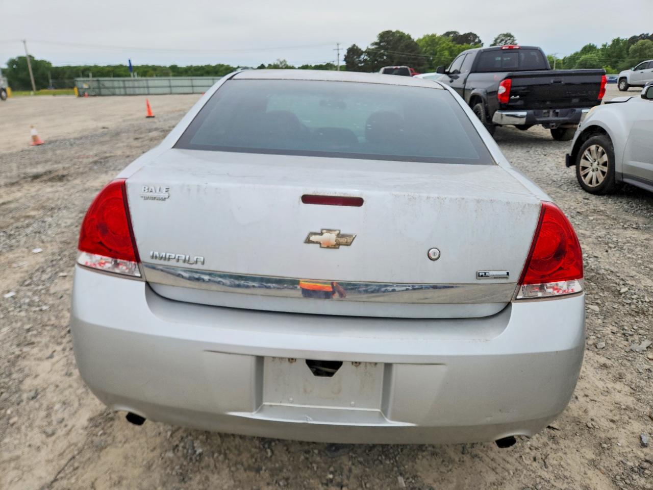 CHEVROLET IMPALA 2010 — 7