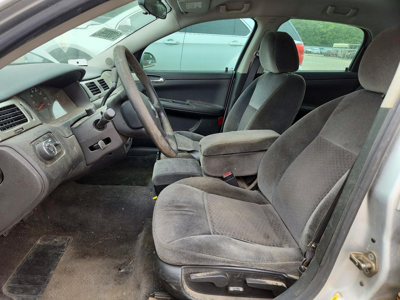 CHEVROLET IMPALA 2010 — 8