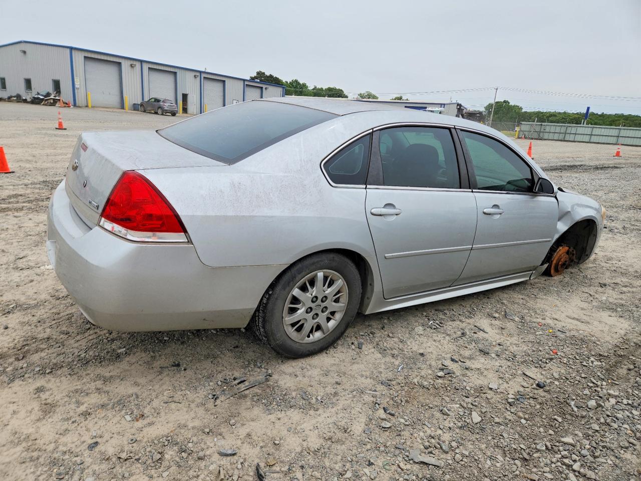 CHEVROLET IMPALA 2010 — 4