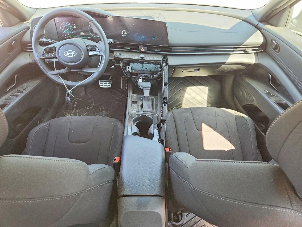 HYUNDAI ELANTRA HYBRID 2025 — 9