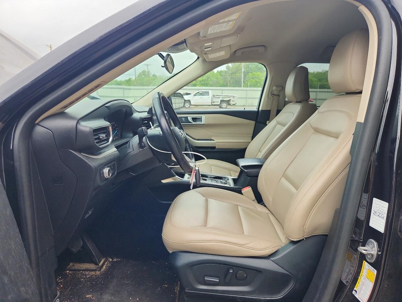 FORD EXPLORER 2023 — 8