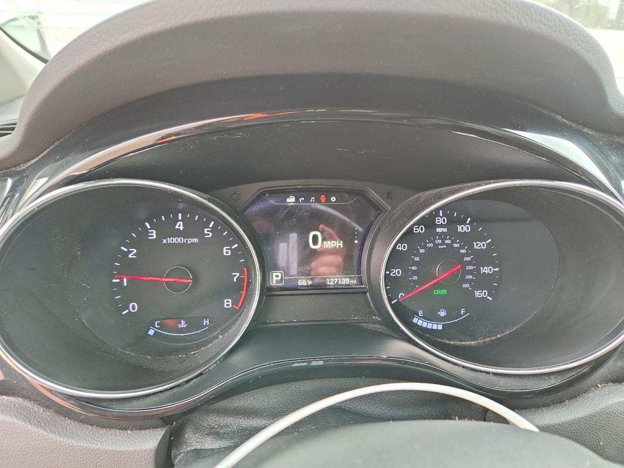 KIA SEDONA 2016 — 10