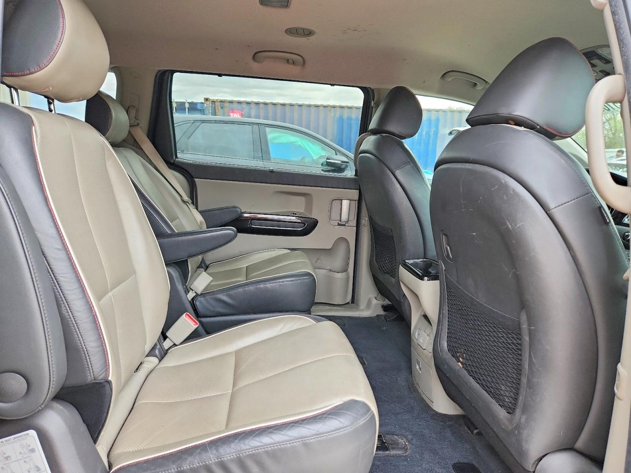 KIA SEDONA 2016 — 12
