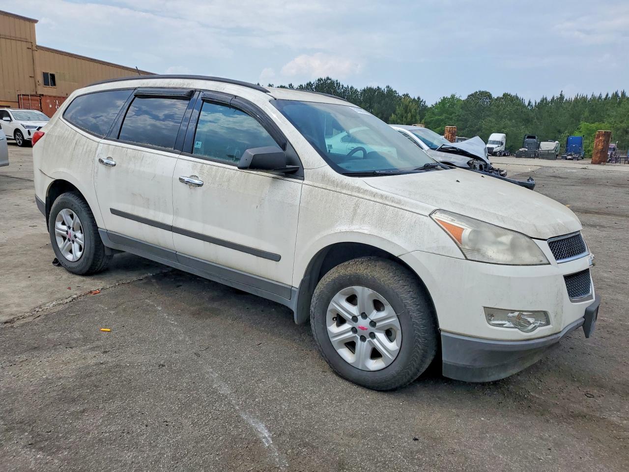 CHEVROLET TRAVERSE 2011 — 5
