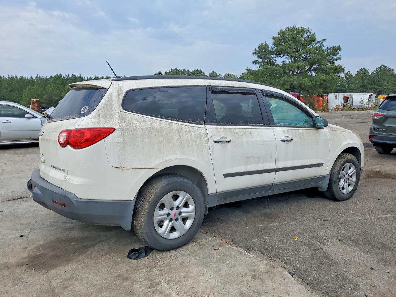 CHEVROLET TRAVERSE 2011 — 4