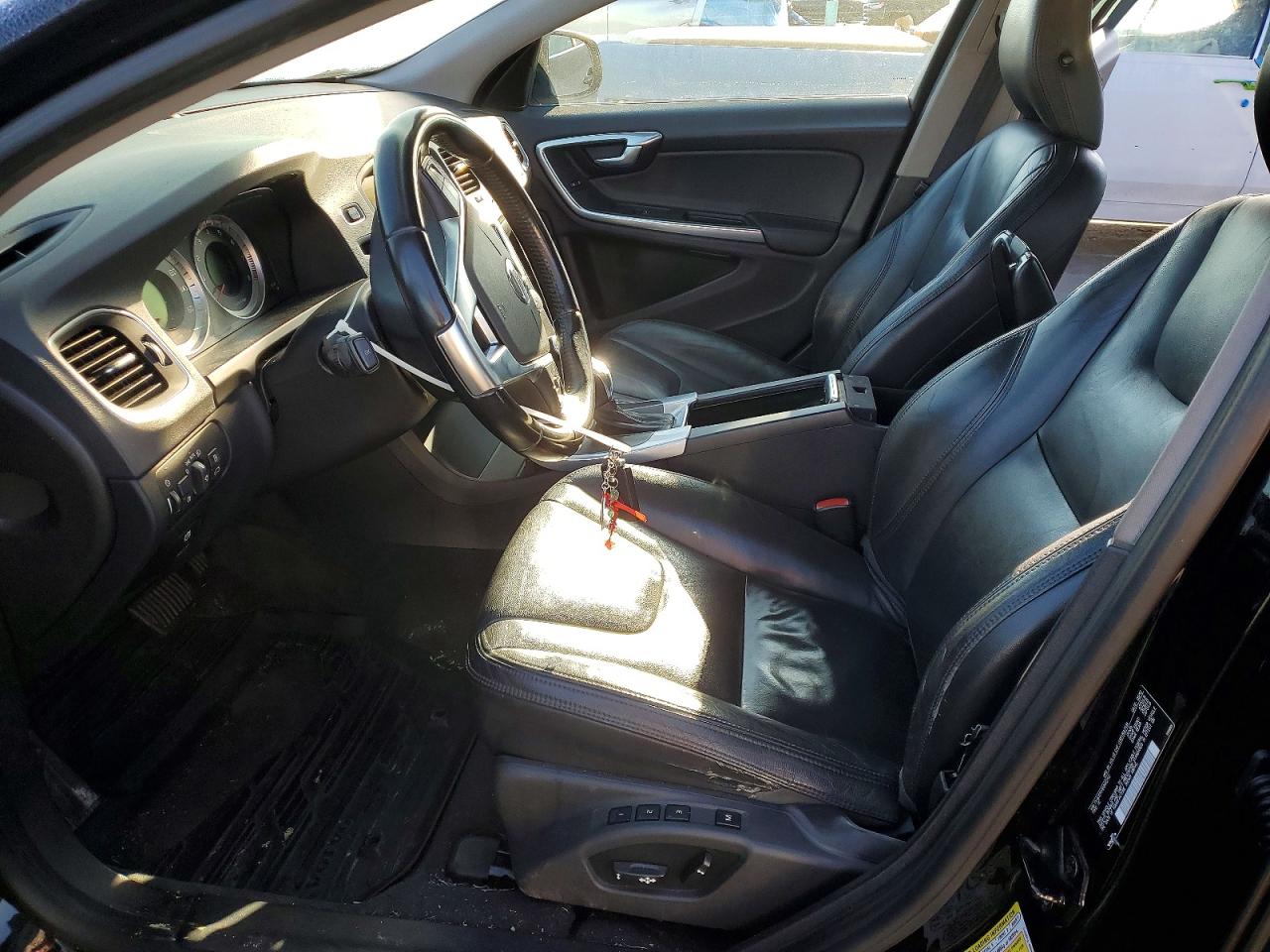 VOLVO S60 2013 — 8