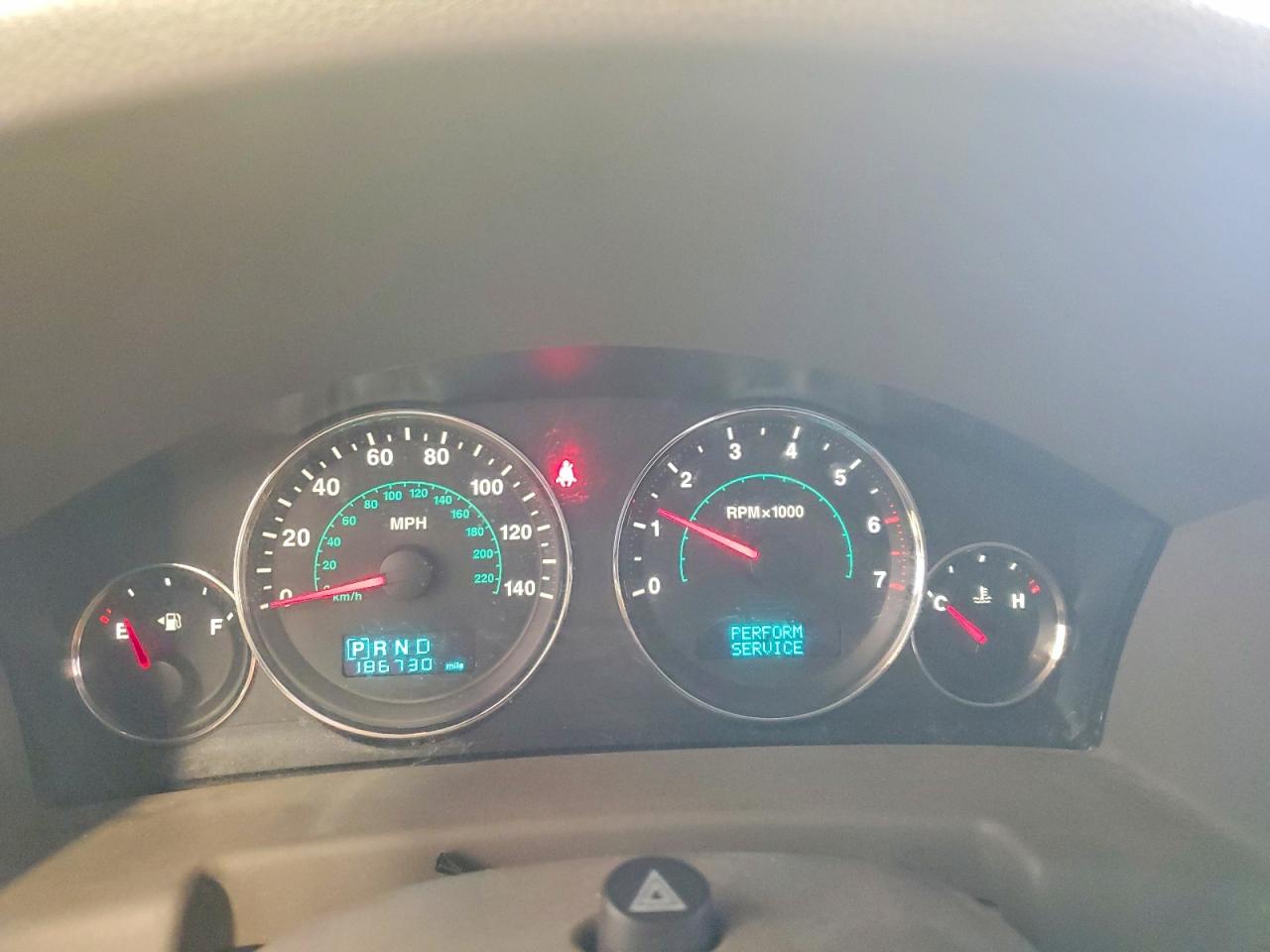 JEEP COMMANDER 2007 — 10
