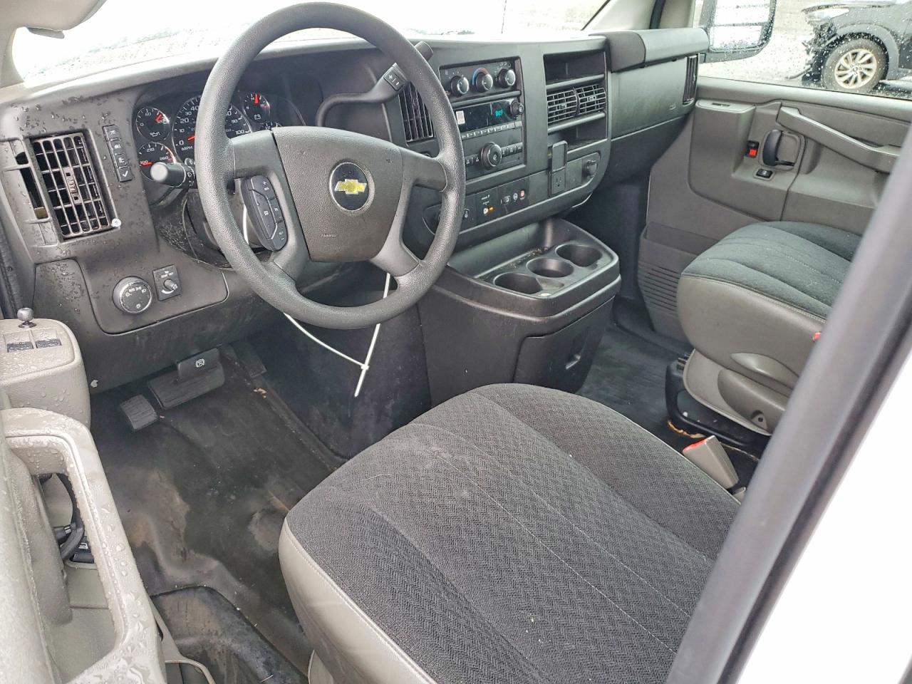 CHEVROLET EXPRESS G2500 2021 — 9