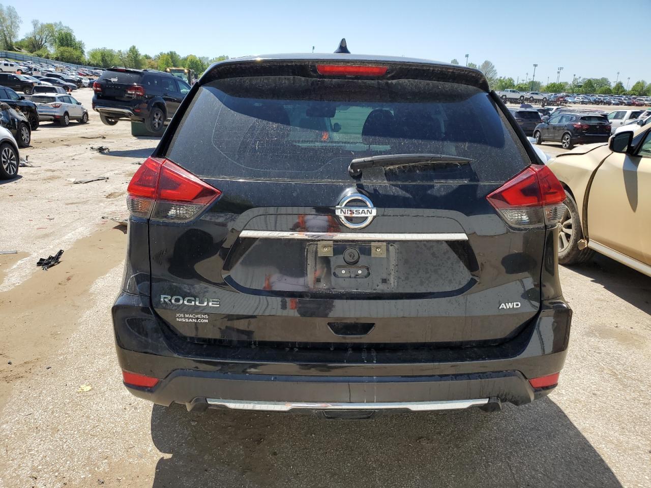 NISSAN ROGUE 2018 — 7