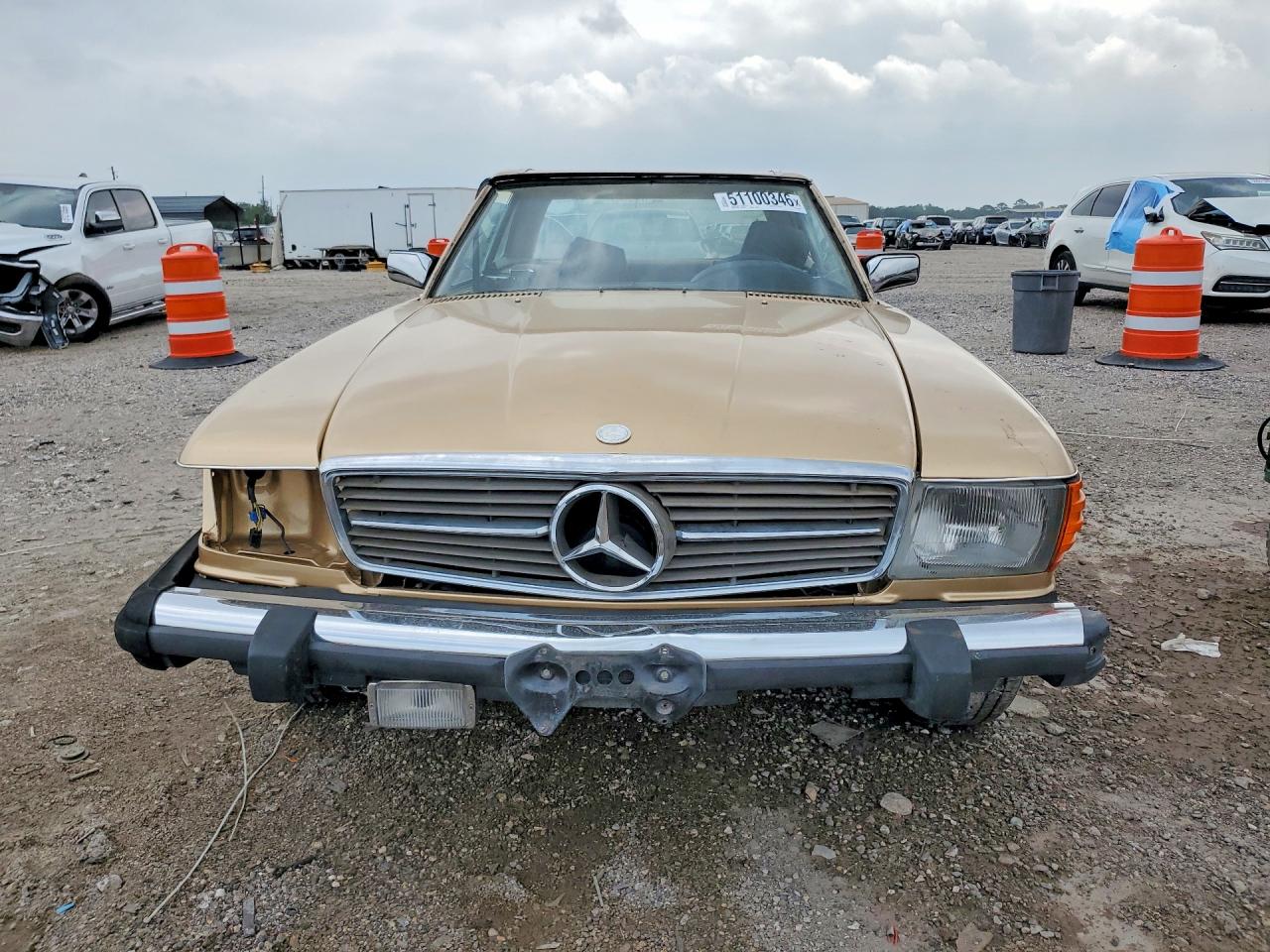 MERCEDES-BENZ 380 1982 — 6