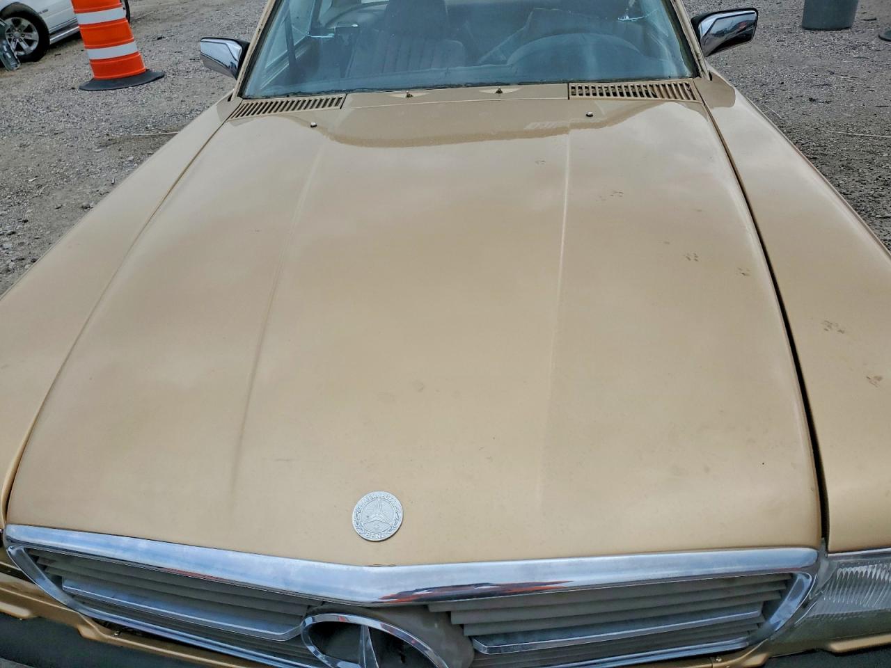 MERCEDES-BENZ 380 1982 — 12
