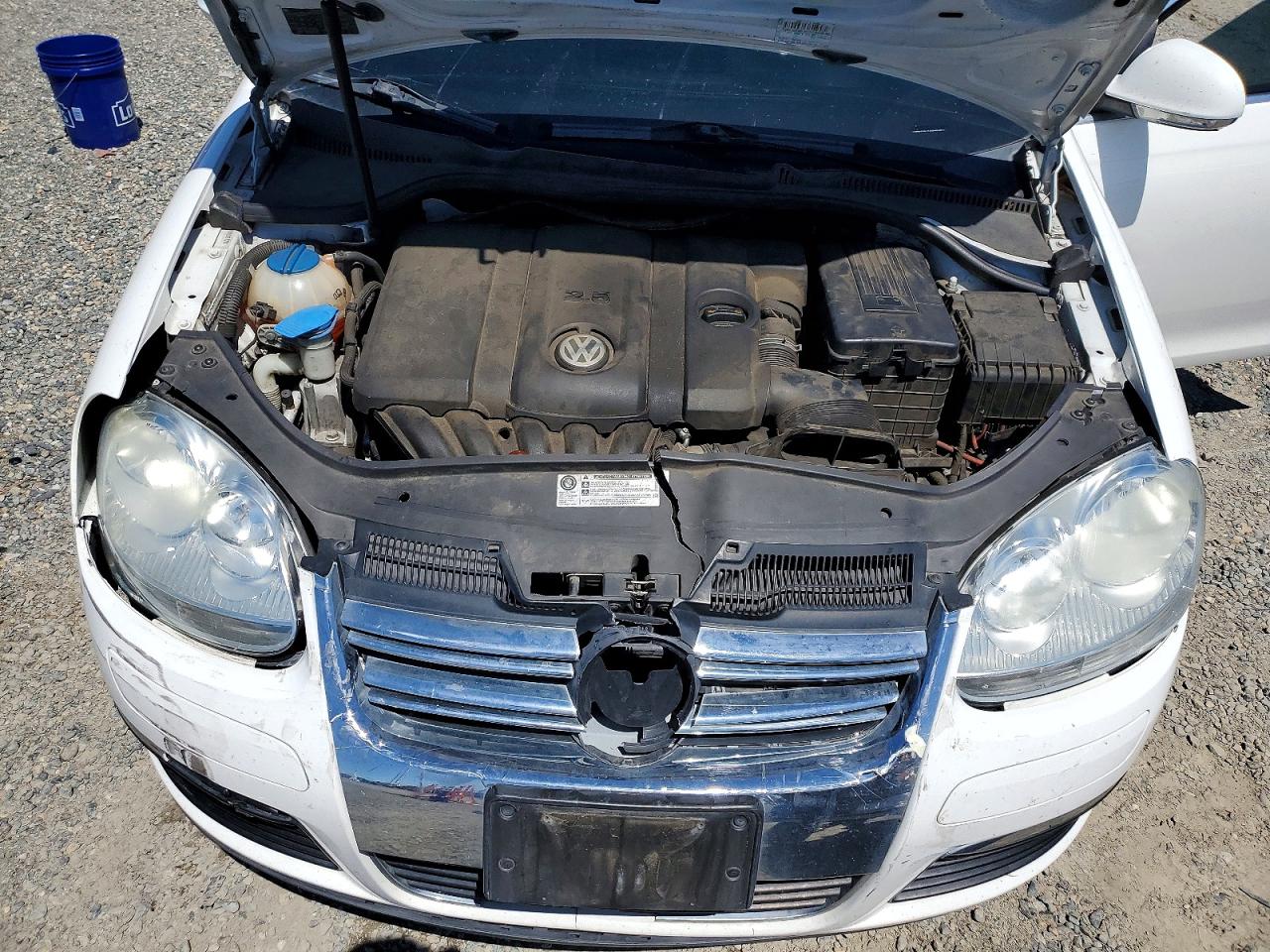 VOLKSWAGEN JETTA 2010 — 12