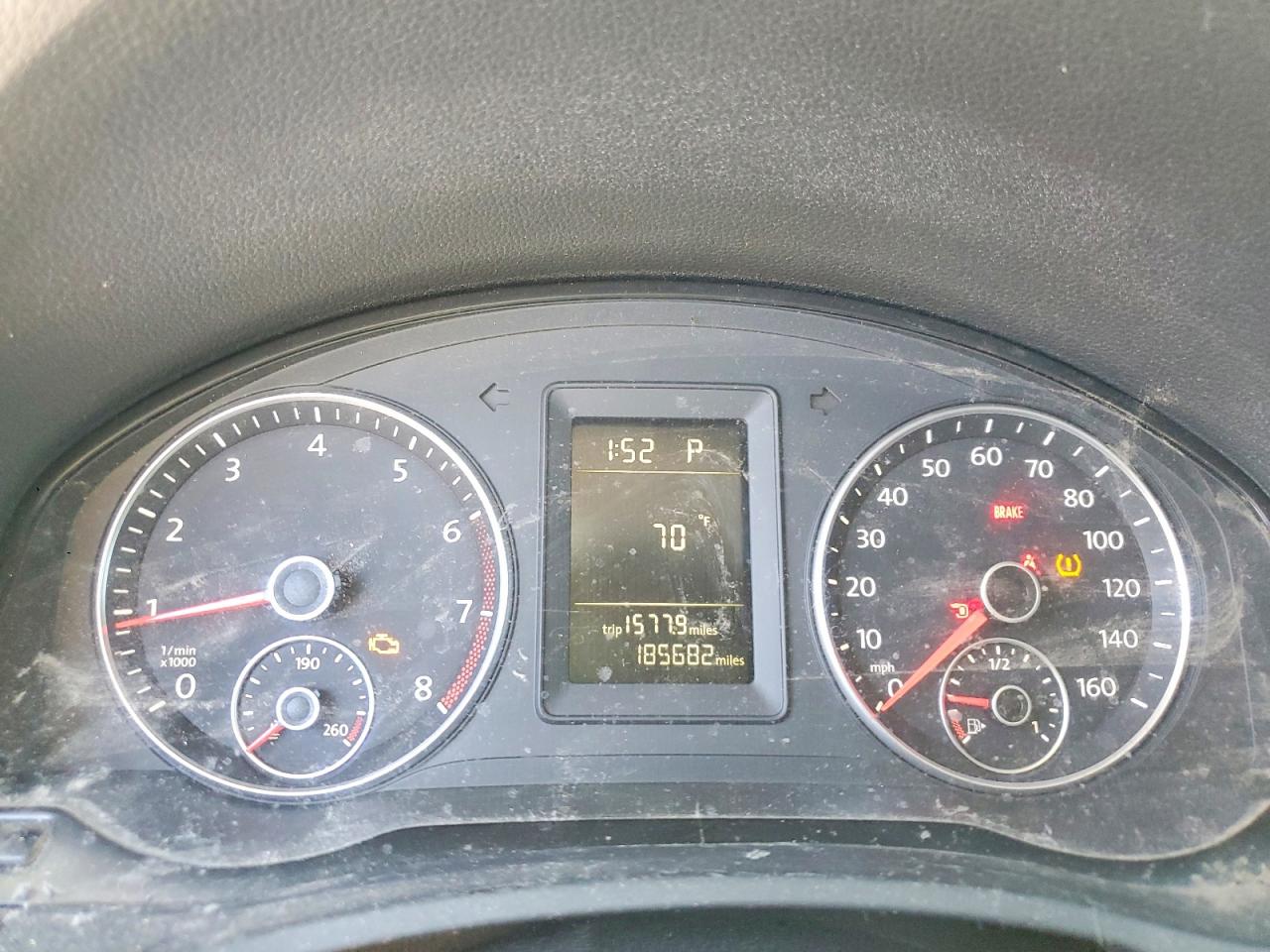 VOLKSWAGEN JETTA 2010 — 10