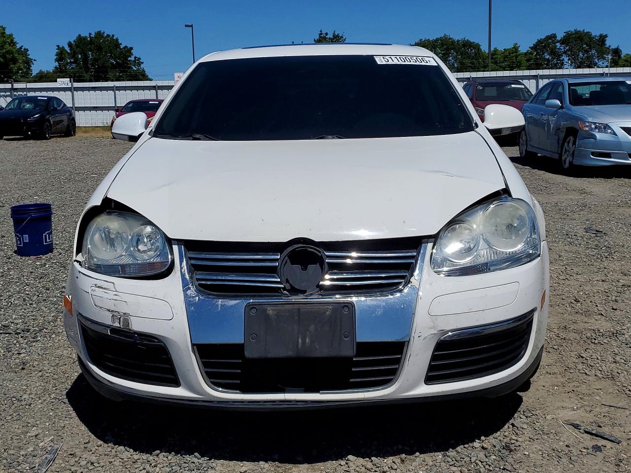 VOLKSWAGEN JETTA 2010 — 6