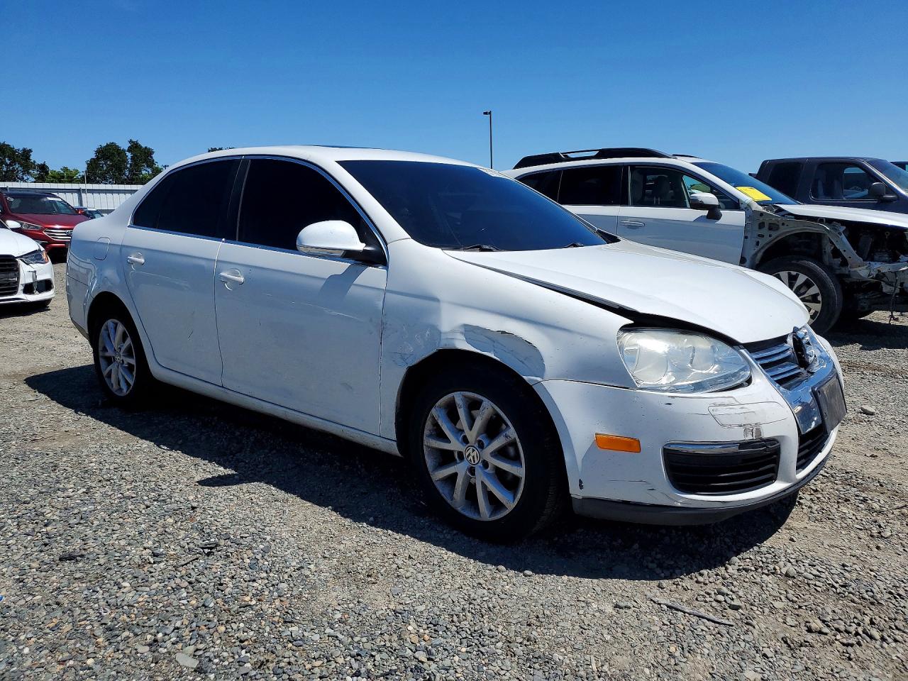 VOLKSWAGEN JETTA 2010 — 5