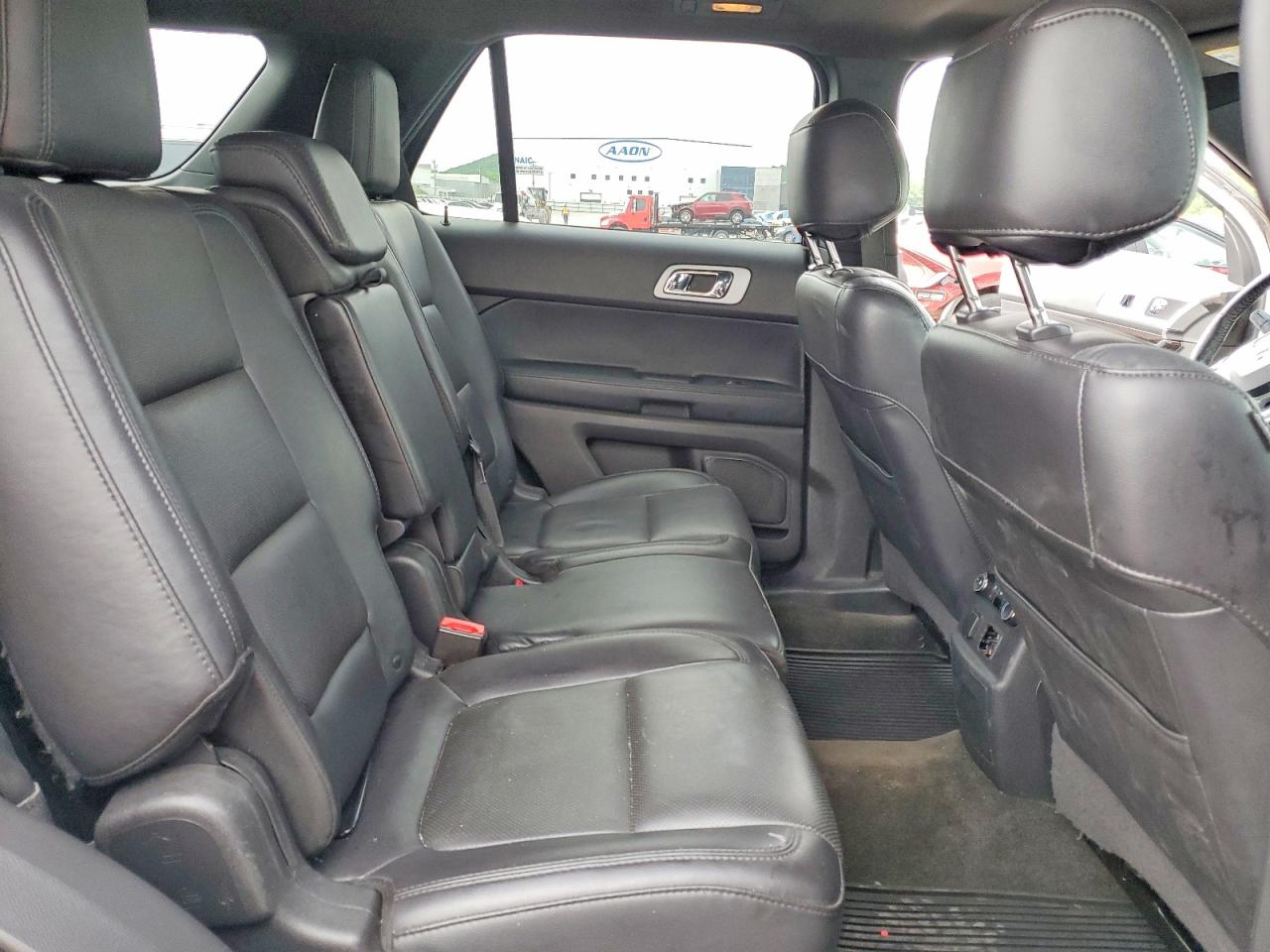 FORD EXPLORER 2015 — 12