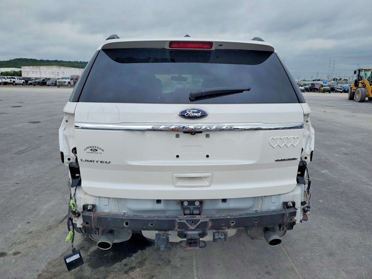 FORD EXPLORER 2015 — 7