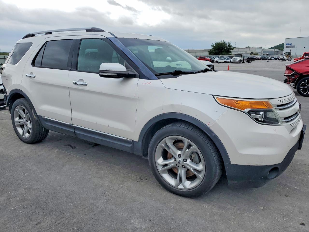 FORD EXPLORER 2015 — 5