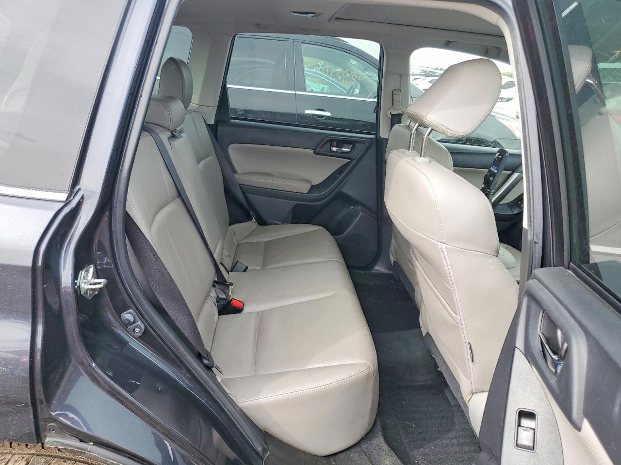 SUBARU FORESTER 2015 — 11