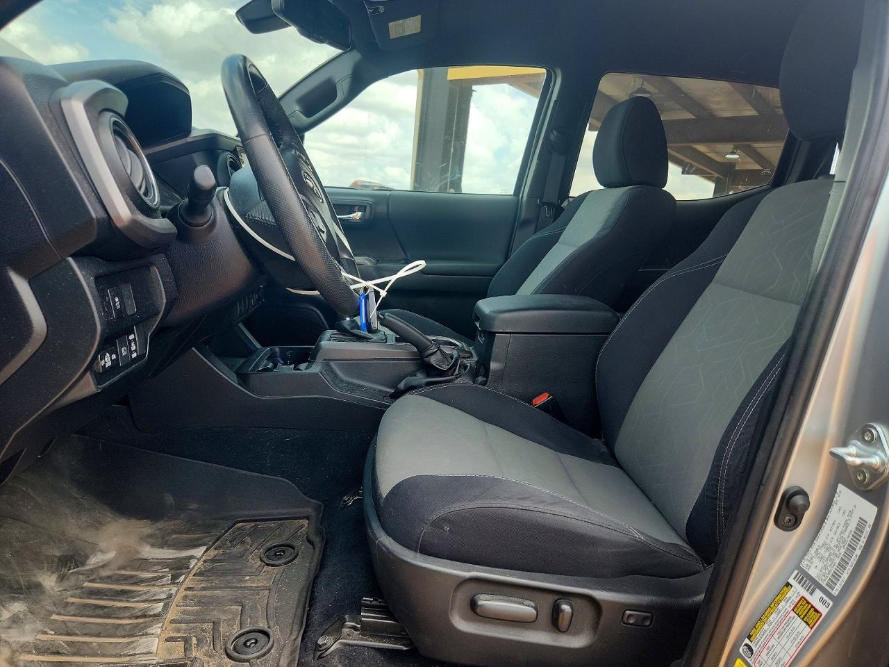 TOYOTA TACOMA 2022 — 8