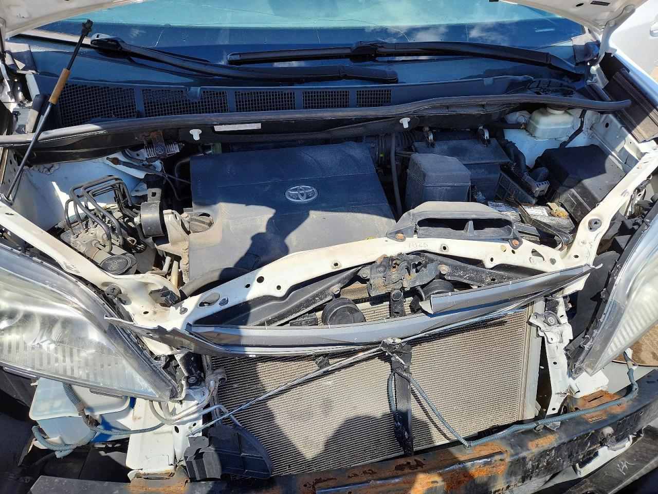 TOYOTA SIENNA 2013 — 13