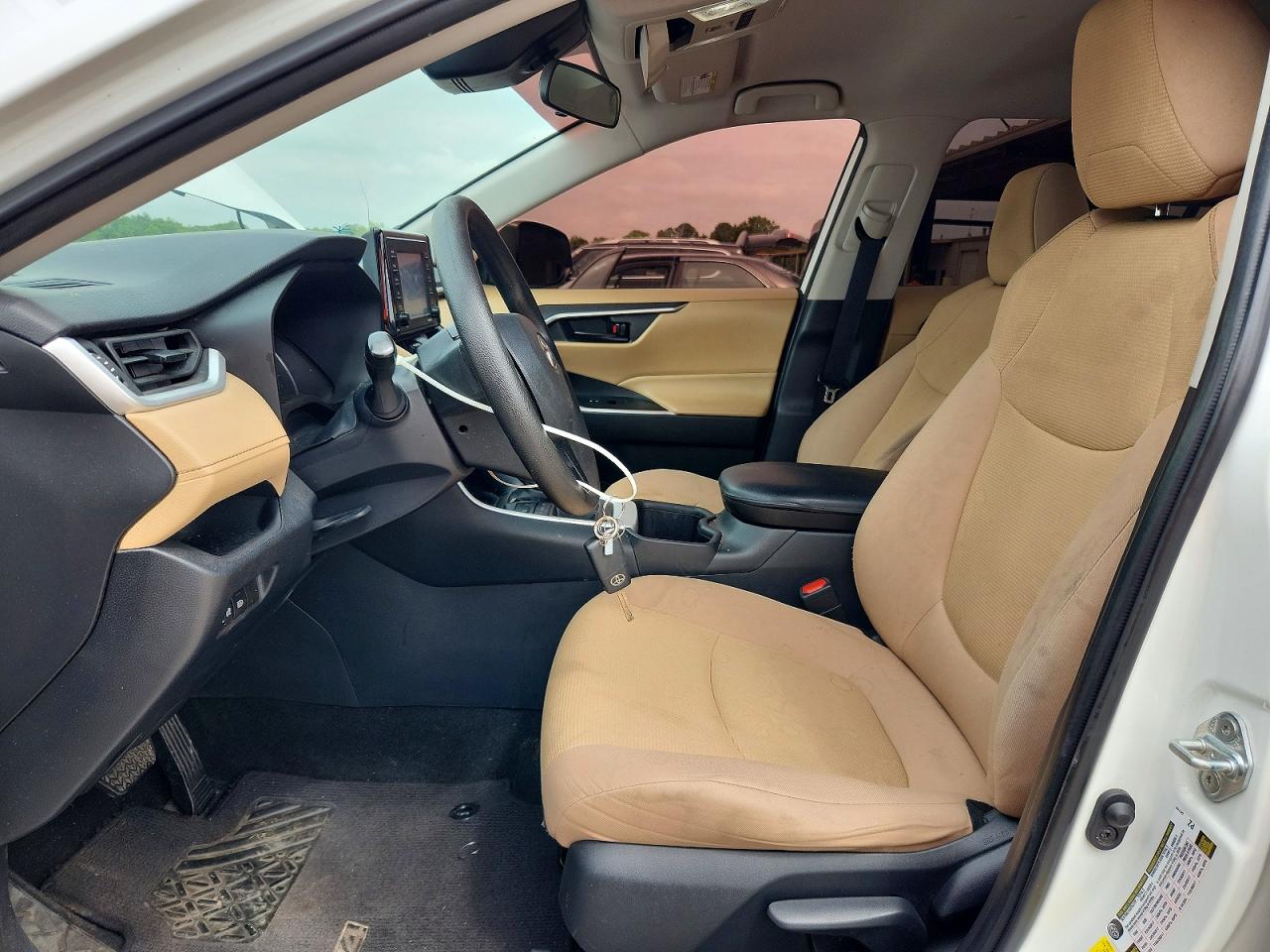 TOYOTA RAV4 2022 — 8