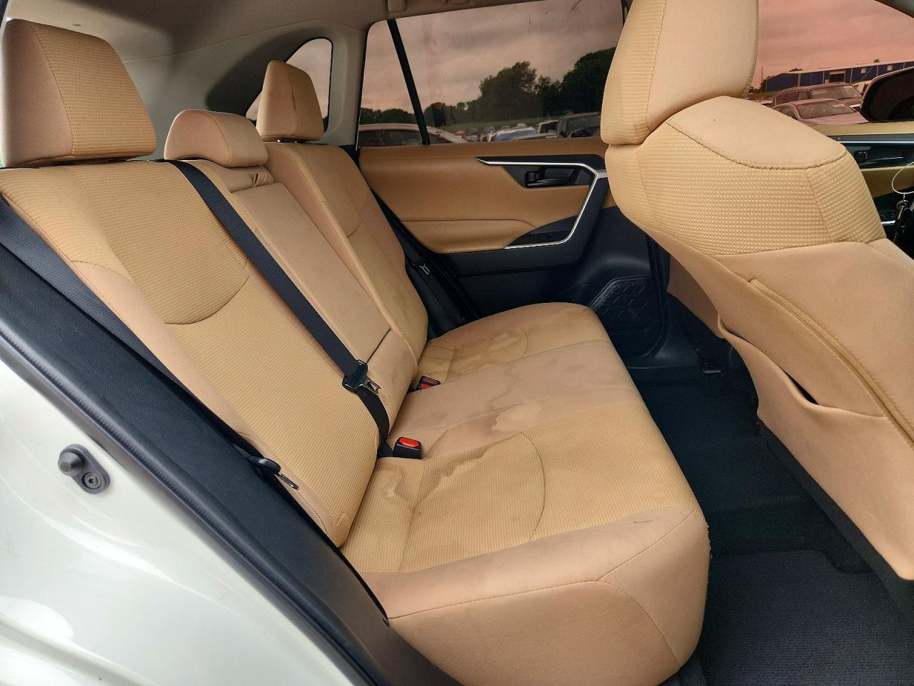 TOYOTA RAV4 2022 — 12