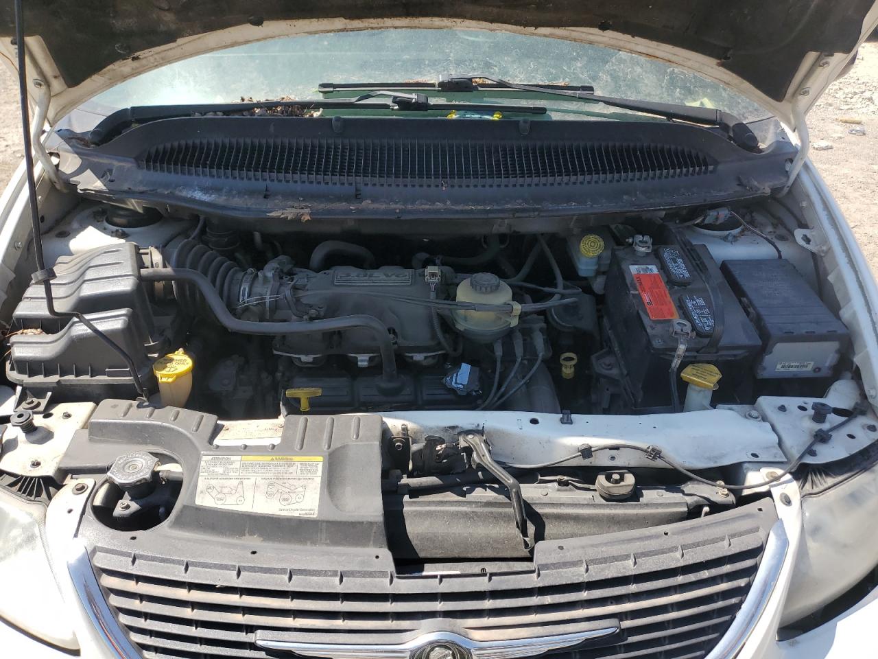 CHRYSLER TOWN & COUNTRY 2004 — 13