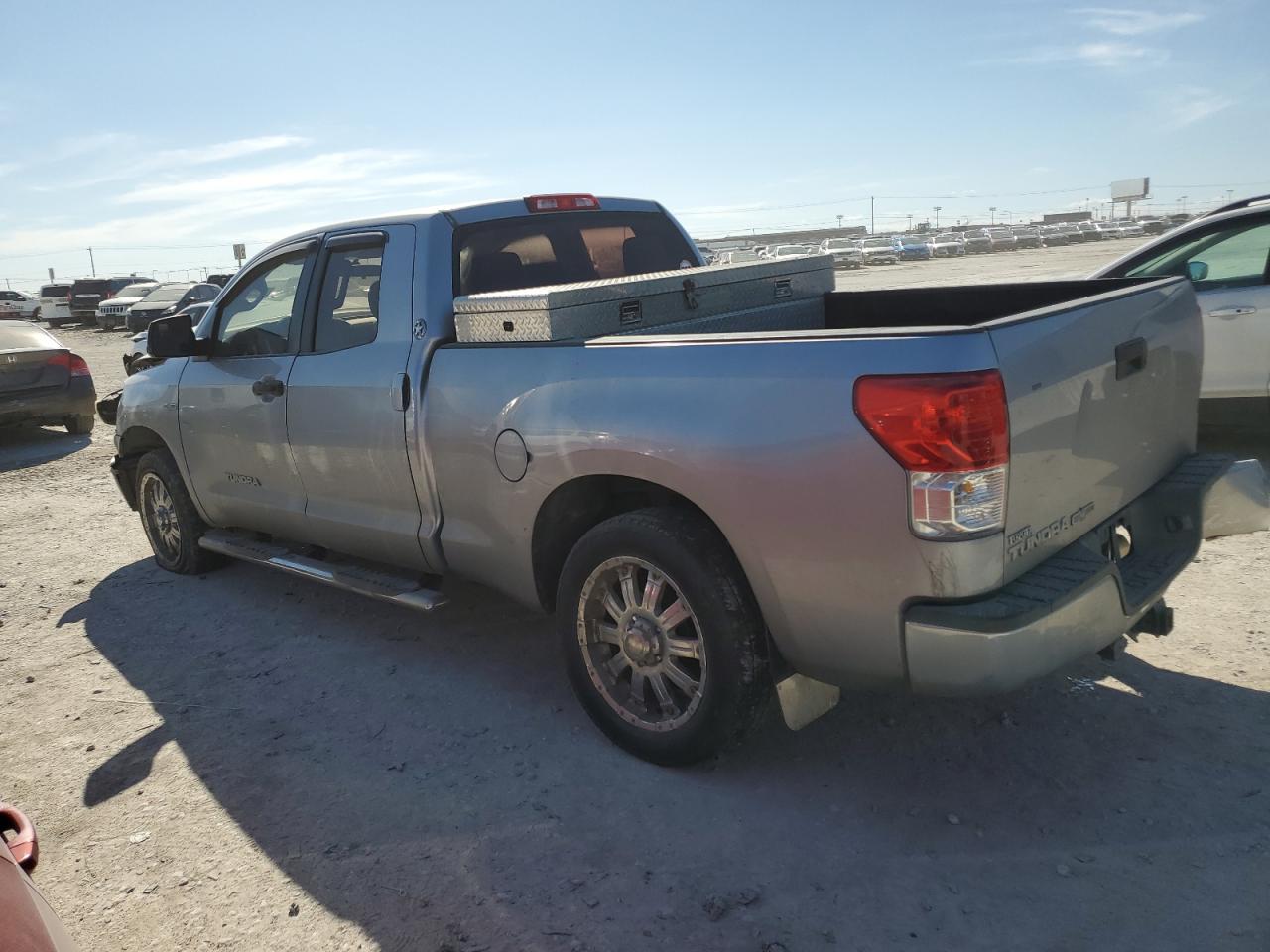 TOYOTA TUNDRA 2011 — 3
